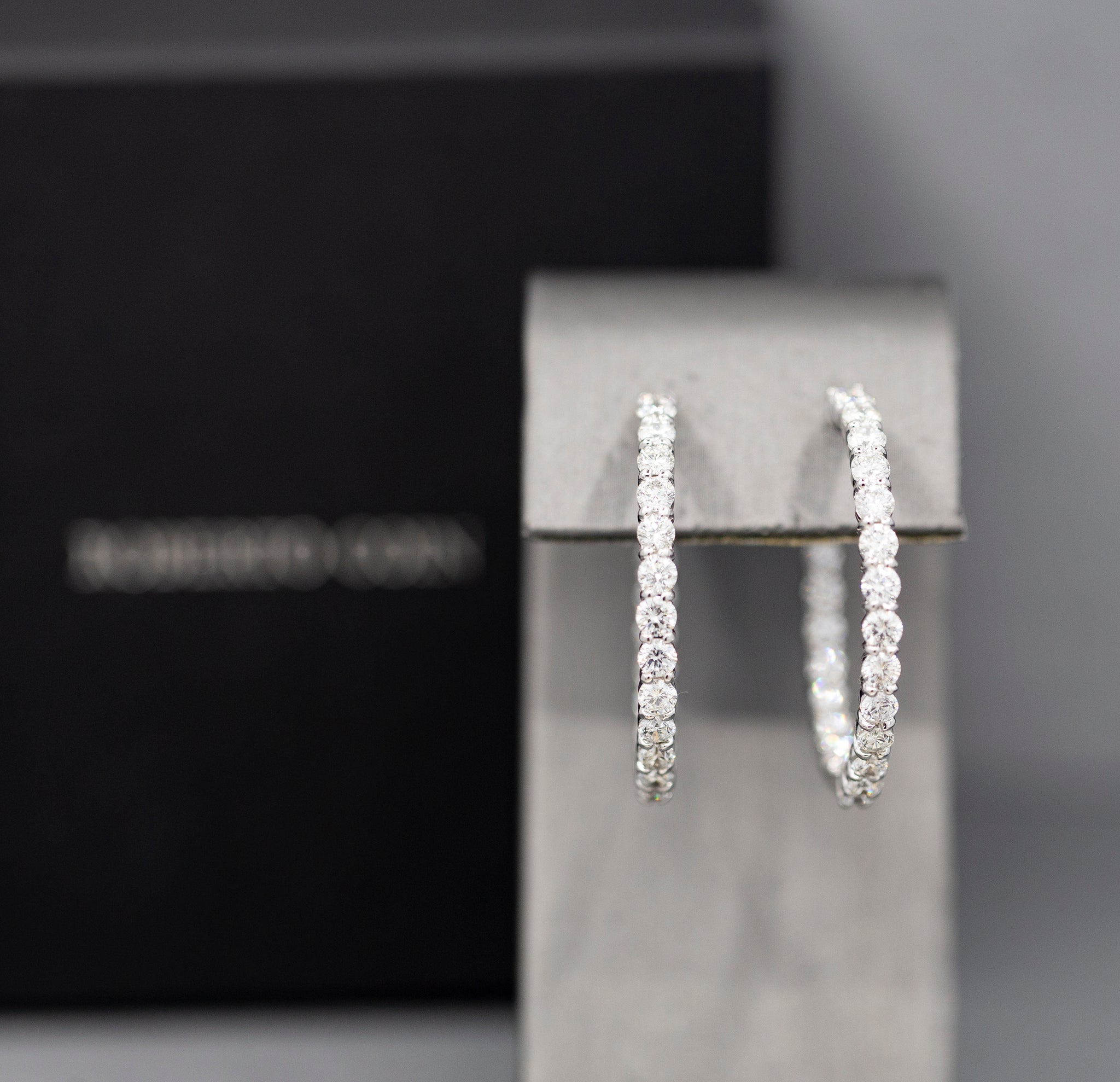 Roberto Coin 5.55ctw Diamond Inside Out Hoop Earrings 18k with Packaging