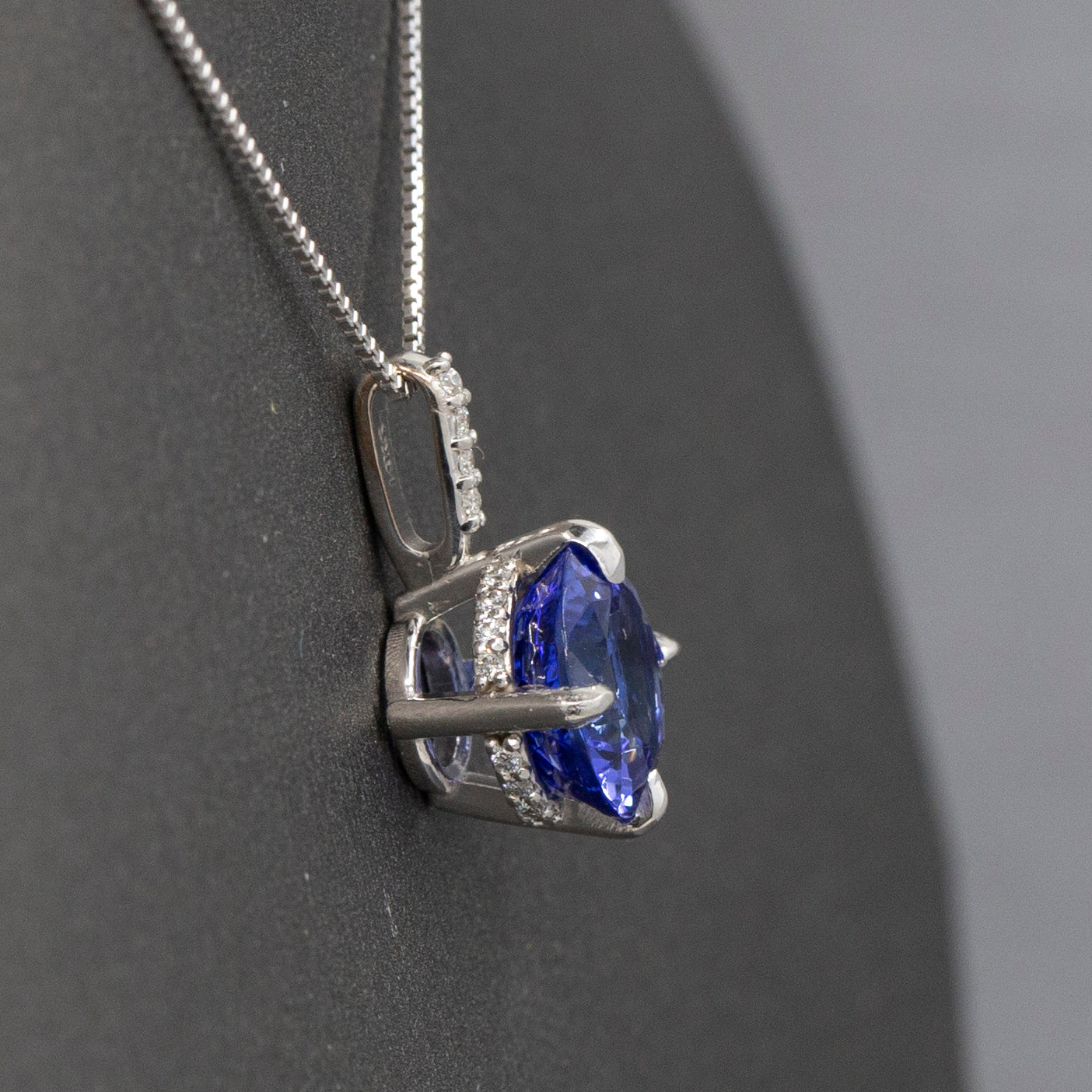 Stunning Brilliant Cut Natural Tanzanite and Diamond Pendant Necklace in 14k White Gold