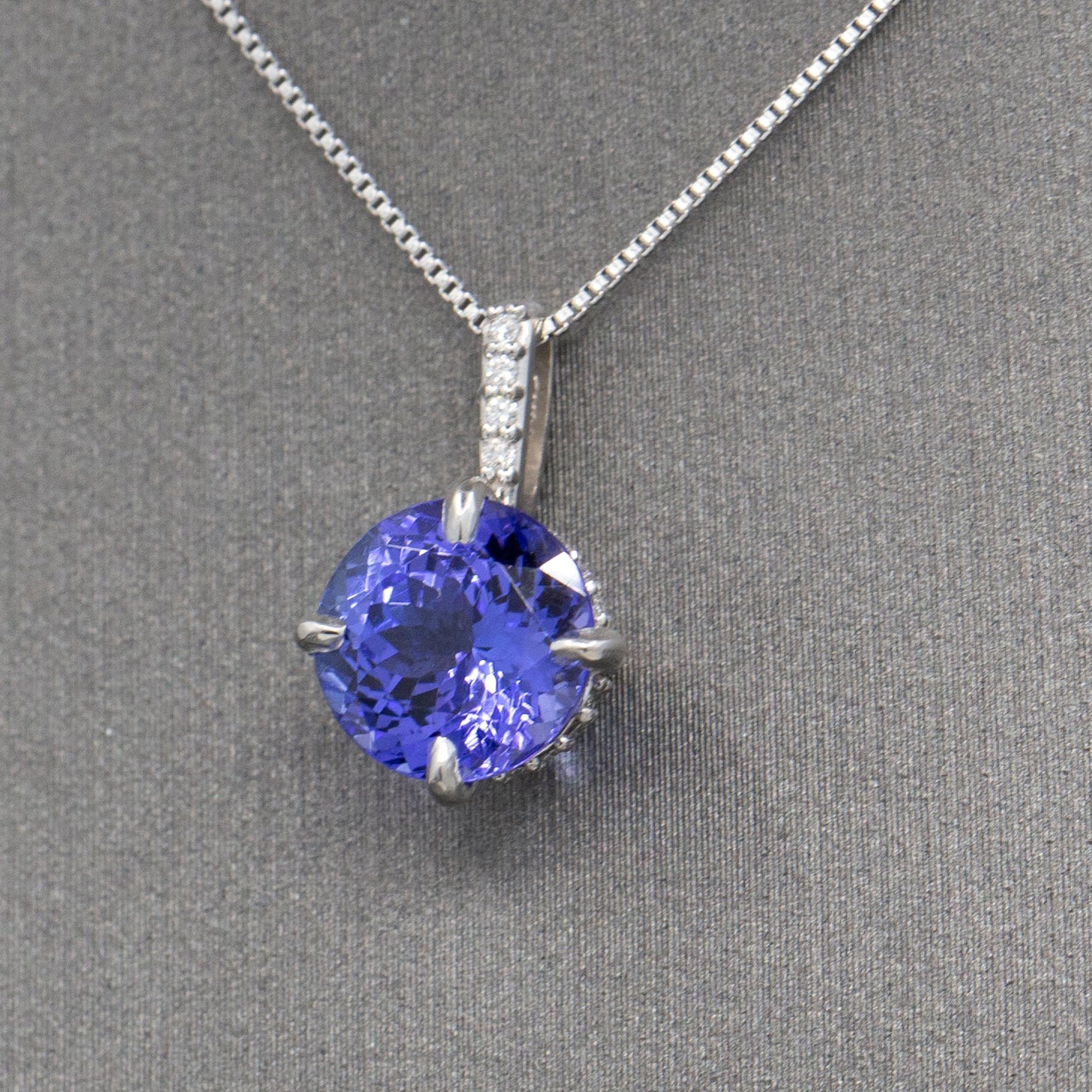 Stunning Brilliant Cut Natural Tanzanite and Diamond Pendant Necklace in 14k White Gold