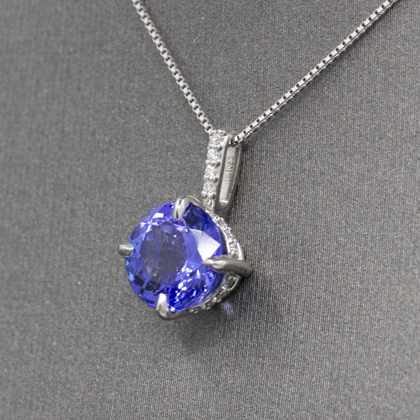 Stunning Brilliant Cut Natural Tanzanite and Diamond Pendant Necklace in 14k White Gold