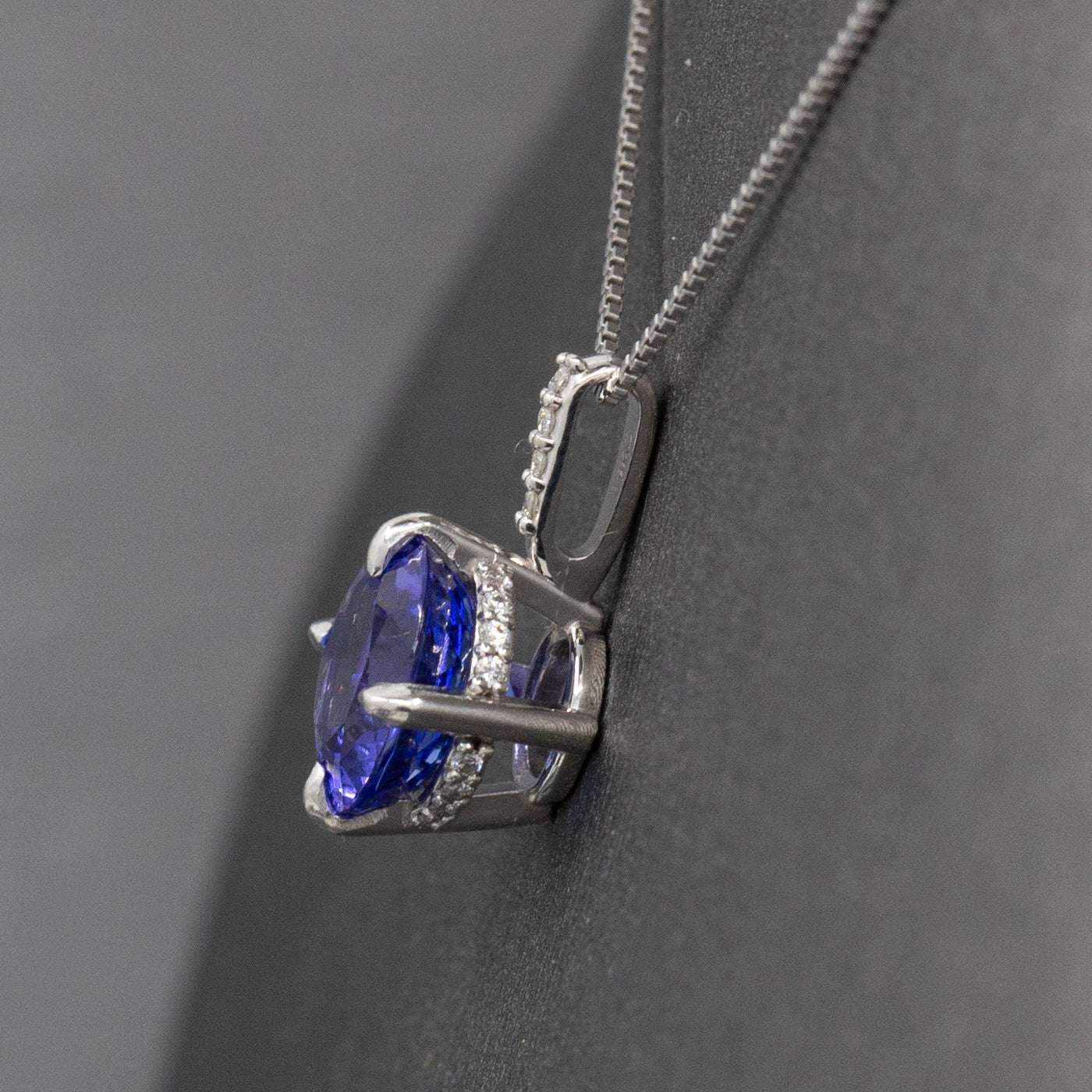 Stunning Brilliant Cut Natural Tanzanite and Diamond Pendant Necklace in 14k White Gold