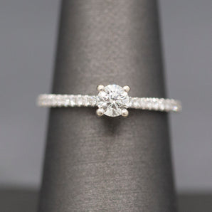 Sparkling Round Brilliant Cut Diamond Engagement Ring in 14k White Gold