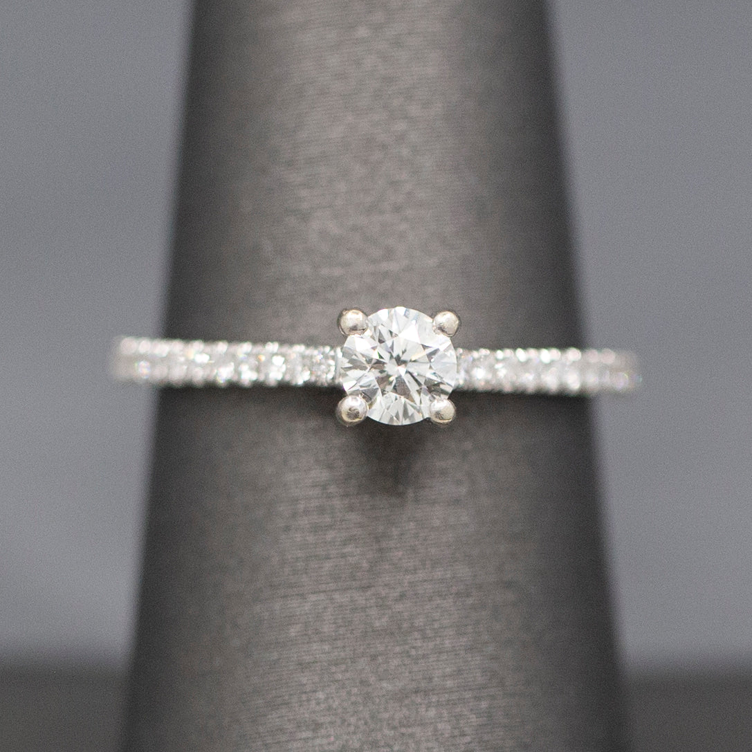 Sparkling Round Brilliant Cut Diamond Engagement Ring in 14k White Gold