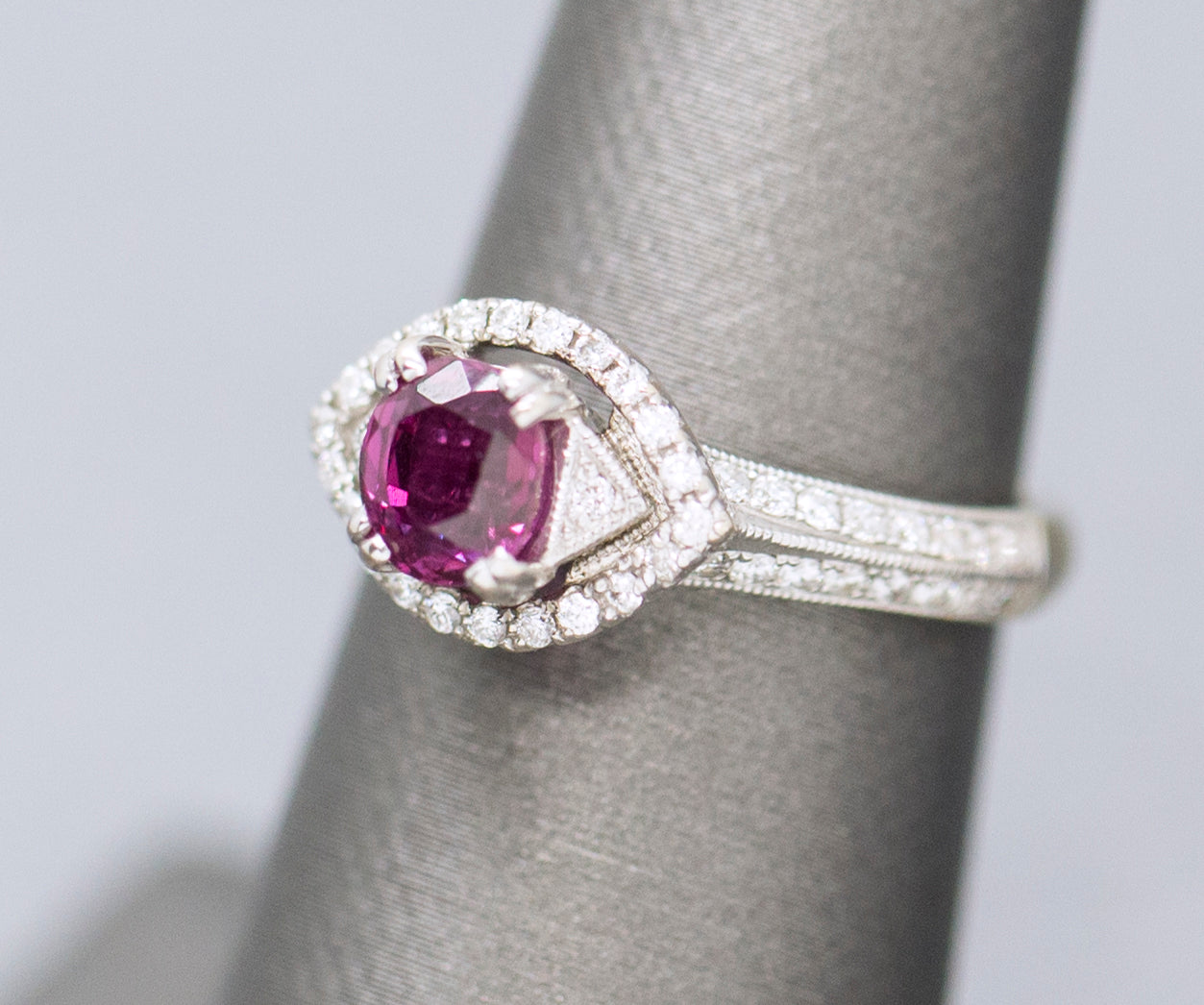 Delightful 1.76ctw Natural Purple Sapphire Ruby & Diamond Ring 18k Size 6.75