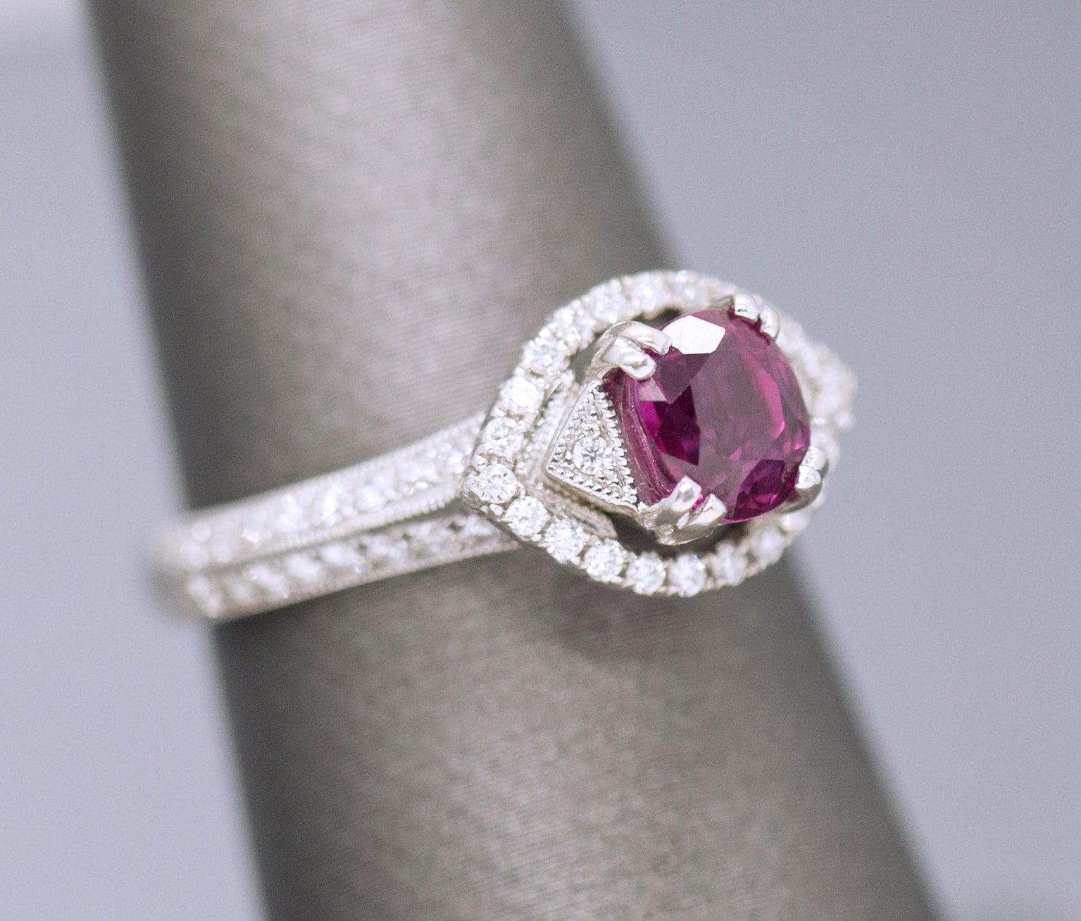 Delightful 1.76ctw Natural Purple Sapphire Ruby & Diamond Ring 18k Size 6.75