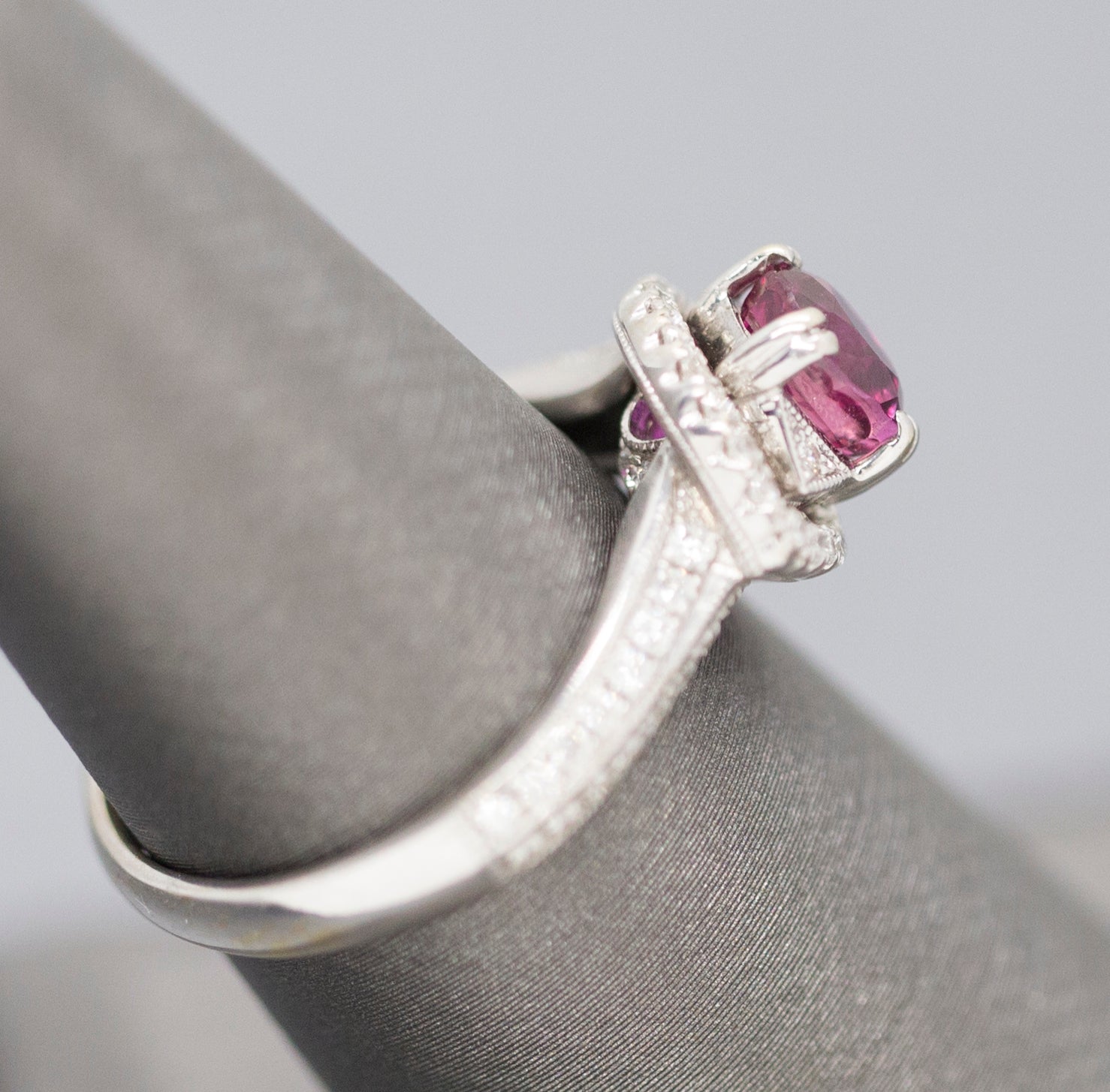 Delightful 1.76ctw Natural Purple Sapphire Ruby & Diamond Ring 18k Size 6.75