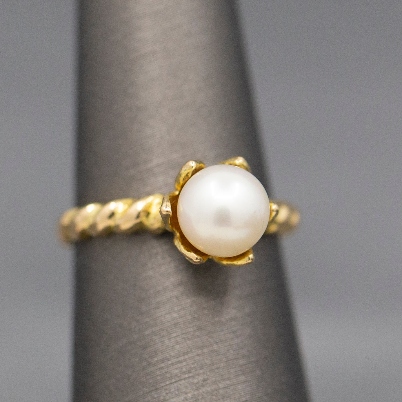 Perfect Pearl Flower Floral Solitaire Ring in 14k Yellow Gold, Pearl Engagement Ring