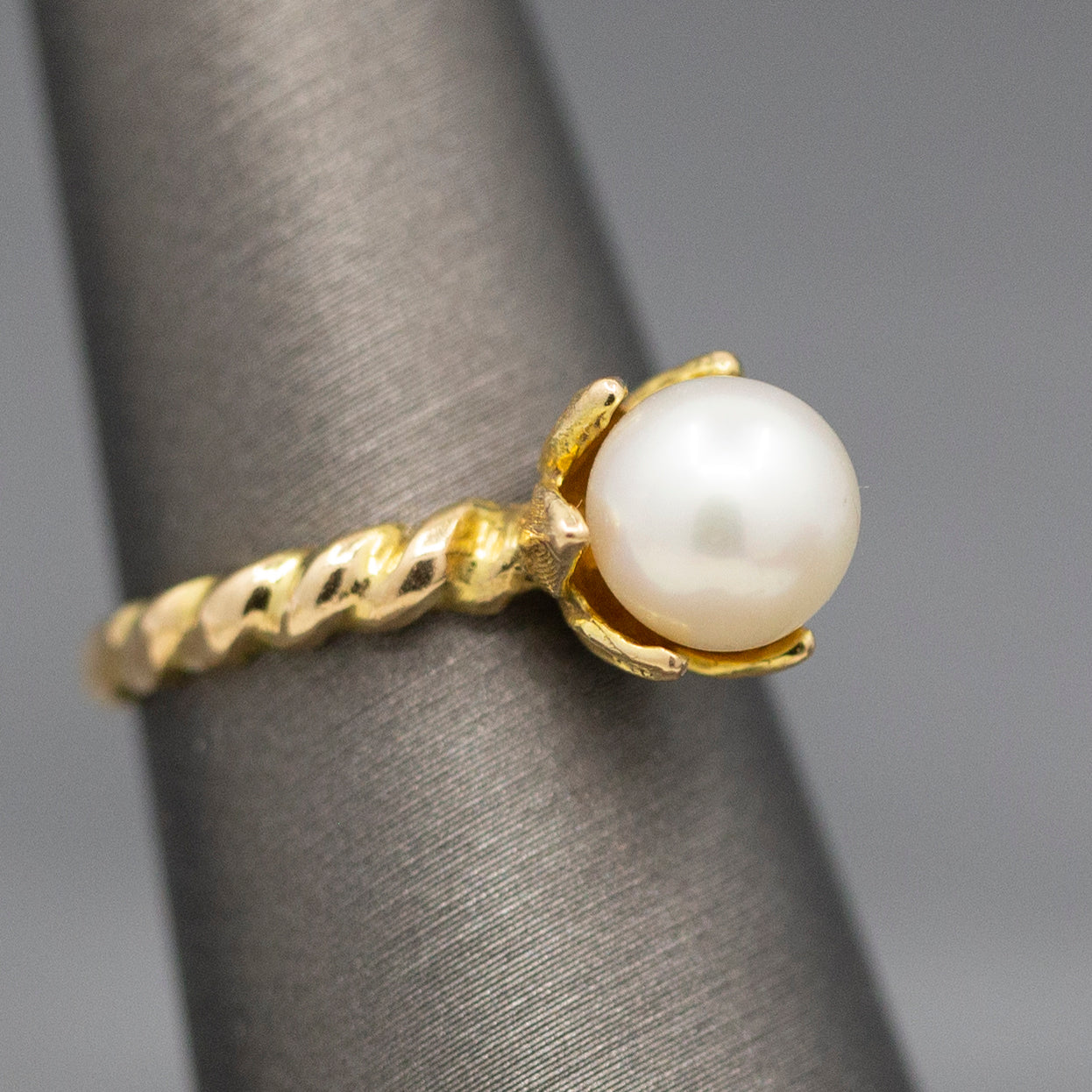 Perfect Pearl Flower Floral Solitaire Ring in 14k Yellow Gold, Pearl Engagement Ring