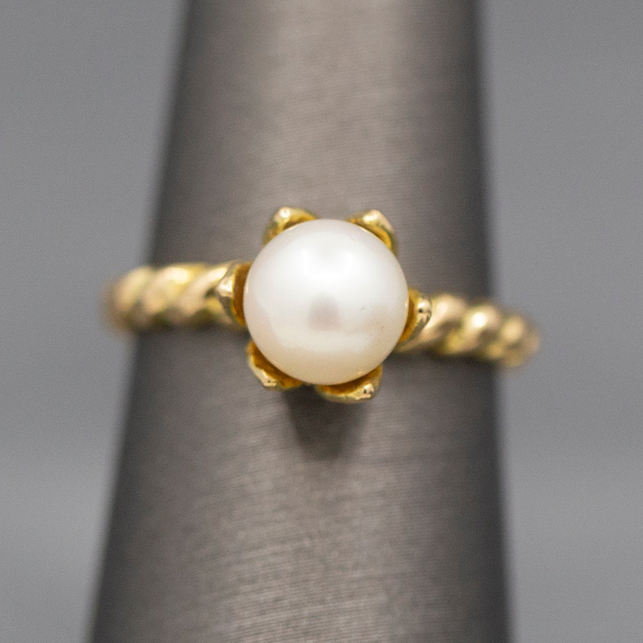 Perfect Pearl Flower Floral Solitaire Ring in 14k Yellow Gold, Pearl Engagement Ring