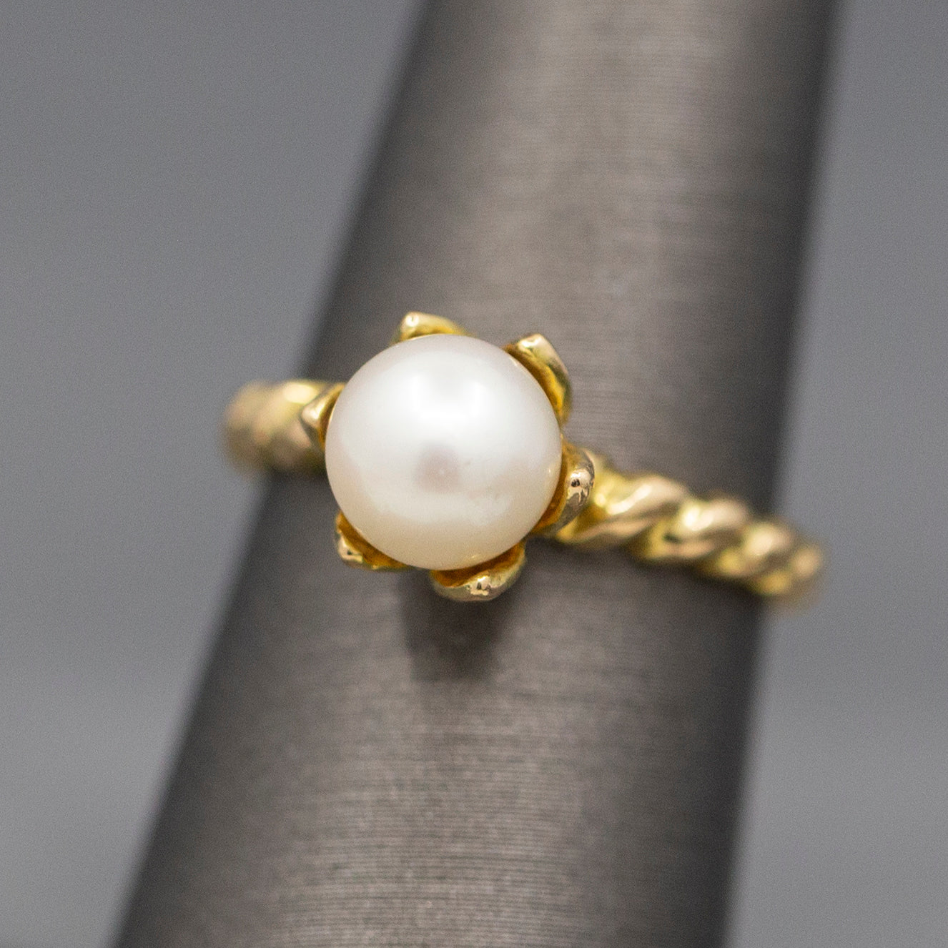 Perfect Pearl Flower Floral Solitaire Ring in 14k Yellow Gold, Pearl Engagement Ring