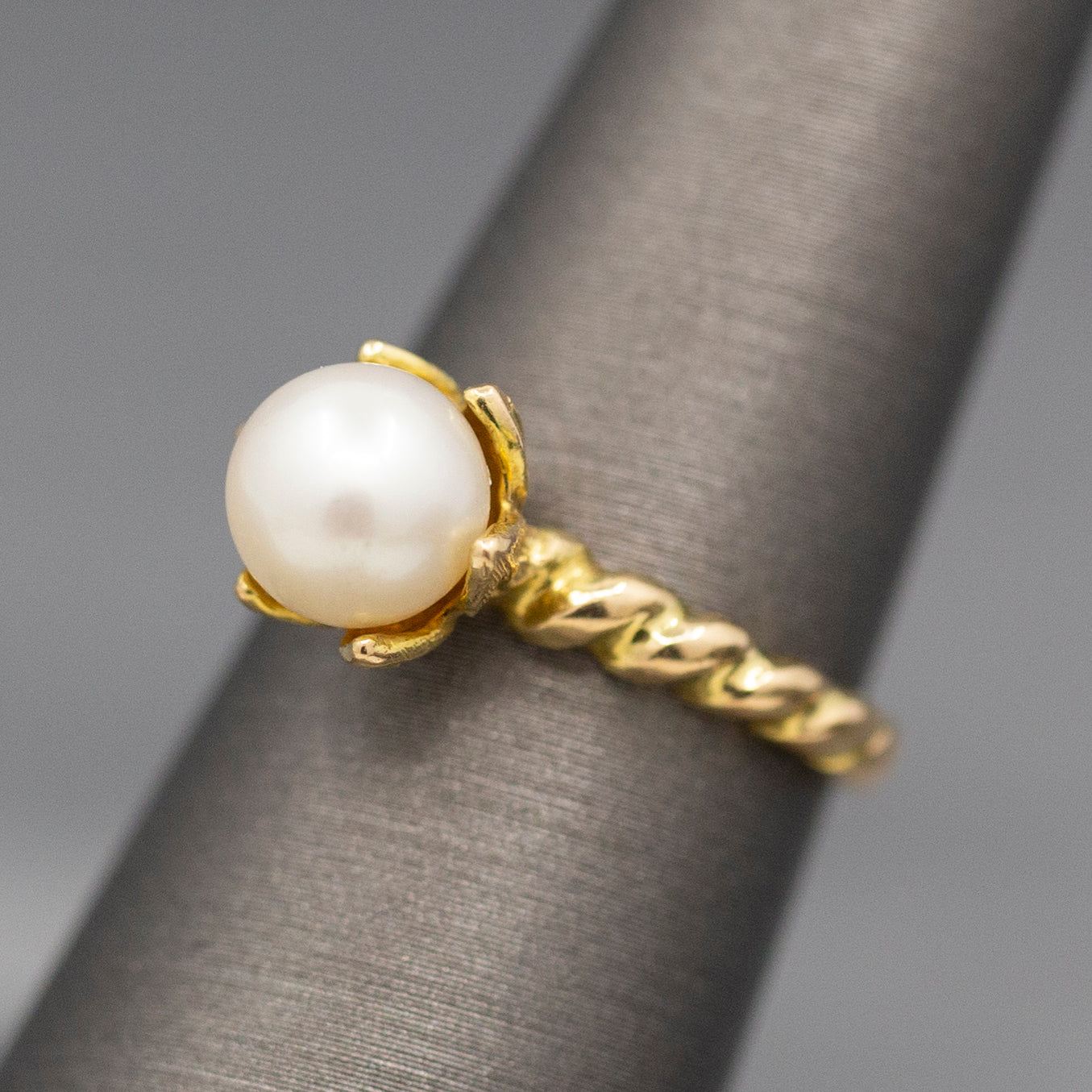 Perfect Pearl Flower Floral Solitaire Ring in 14k Yellow Gold, Pearl Engagement Ring