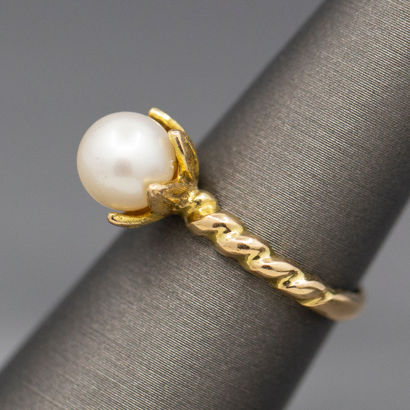 Perfect Pearl Flower Floral Solitaire Ring in 14k Yellow Gold, Pearl Engagement Ring