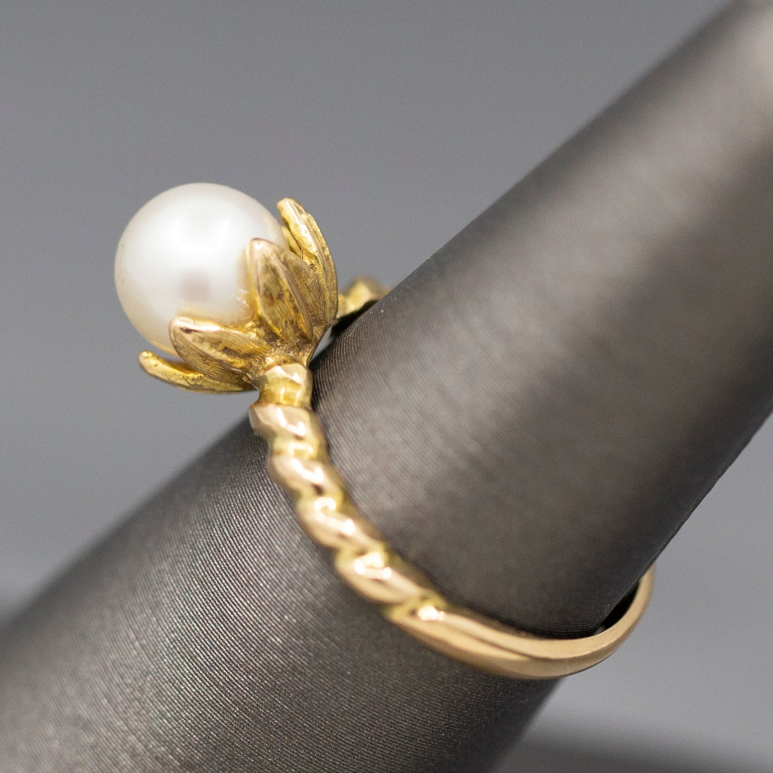 Perfect Pearl Flower Floral Solitaire Ring in 14k Yellow Gold, Pearl Engagement Ring