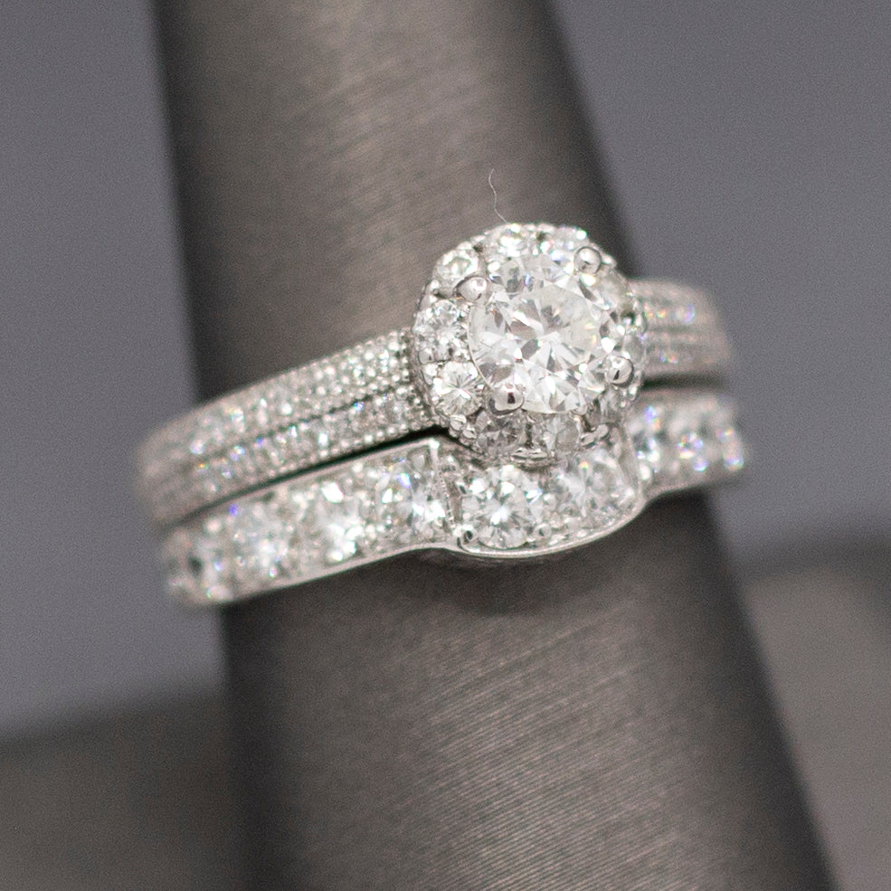 Romantic Round Diamond Halo Engraved Wedding Ring Set In 18k White Gold