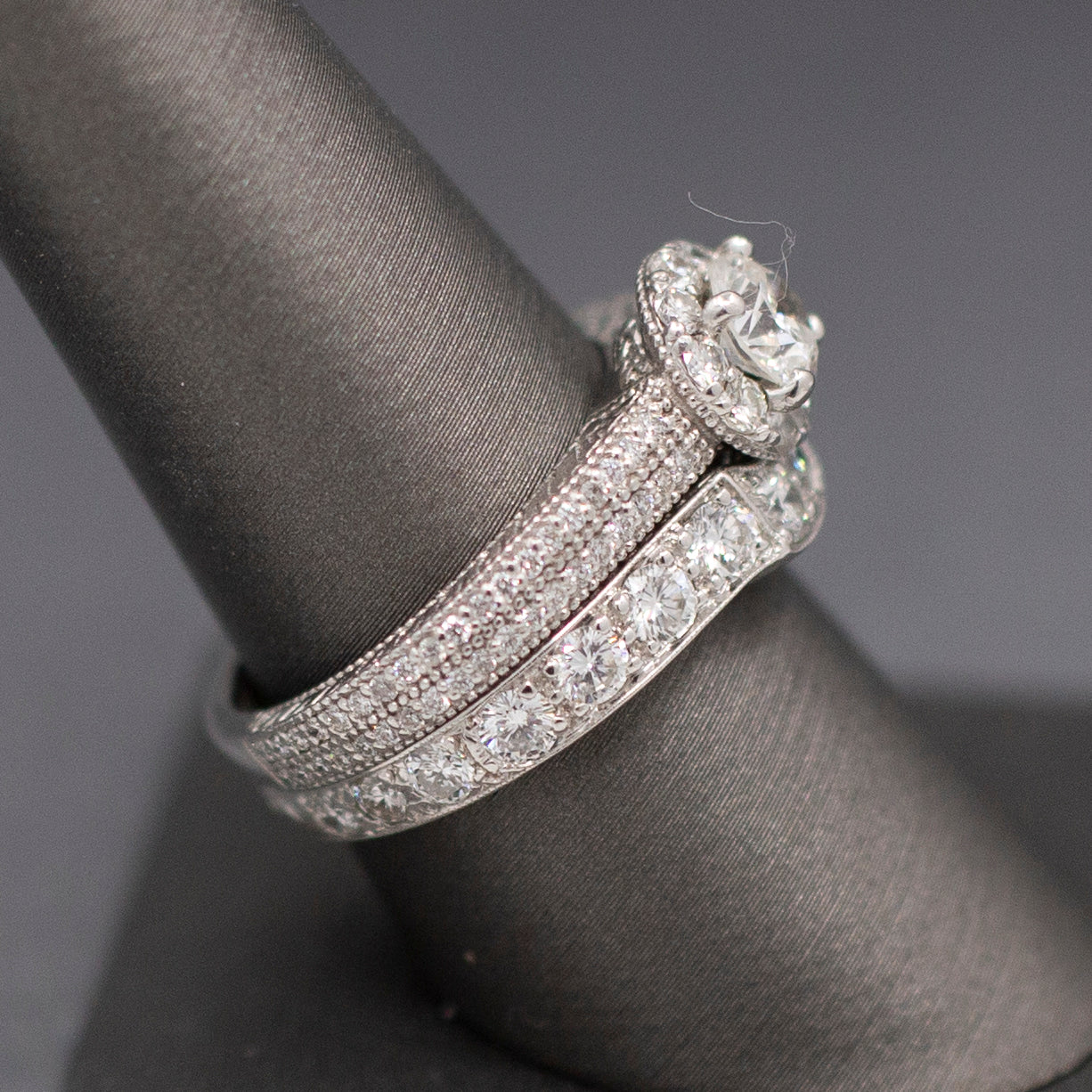 Romantic Round Diamond Halo Engraved Wedding Ring Set In 18k White Gold