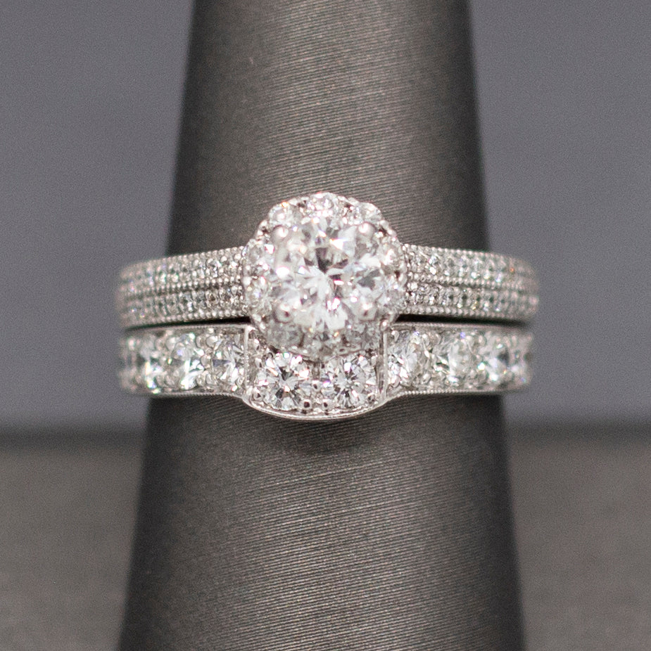 Romantic Round Diamond Halo Engraved Wedding Ring Set In 18k White Gold