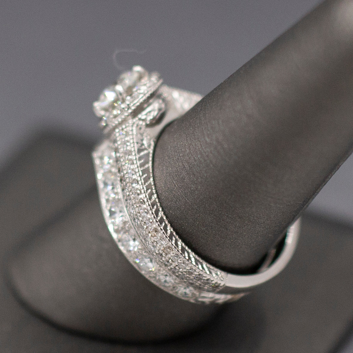 Romantic Round Diamond Halo Engraved Wedding Ring Set In 18k White Gold
