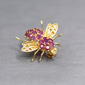 Elegant Natural Ruby Insect Bumble Bee Pin Brooch in 14k Yellow Gold