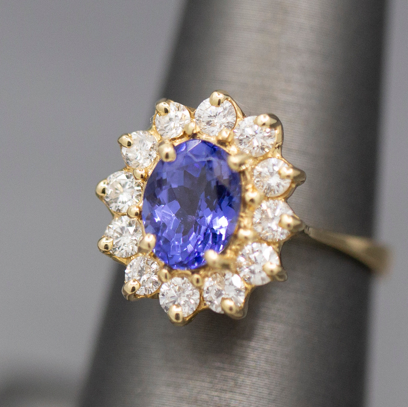 Stunning Tanzanite and Diamond Ring in 14k Yellow Gold