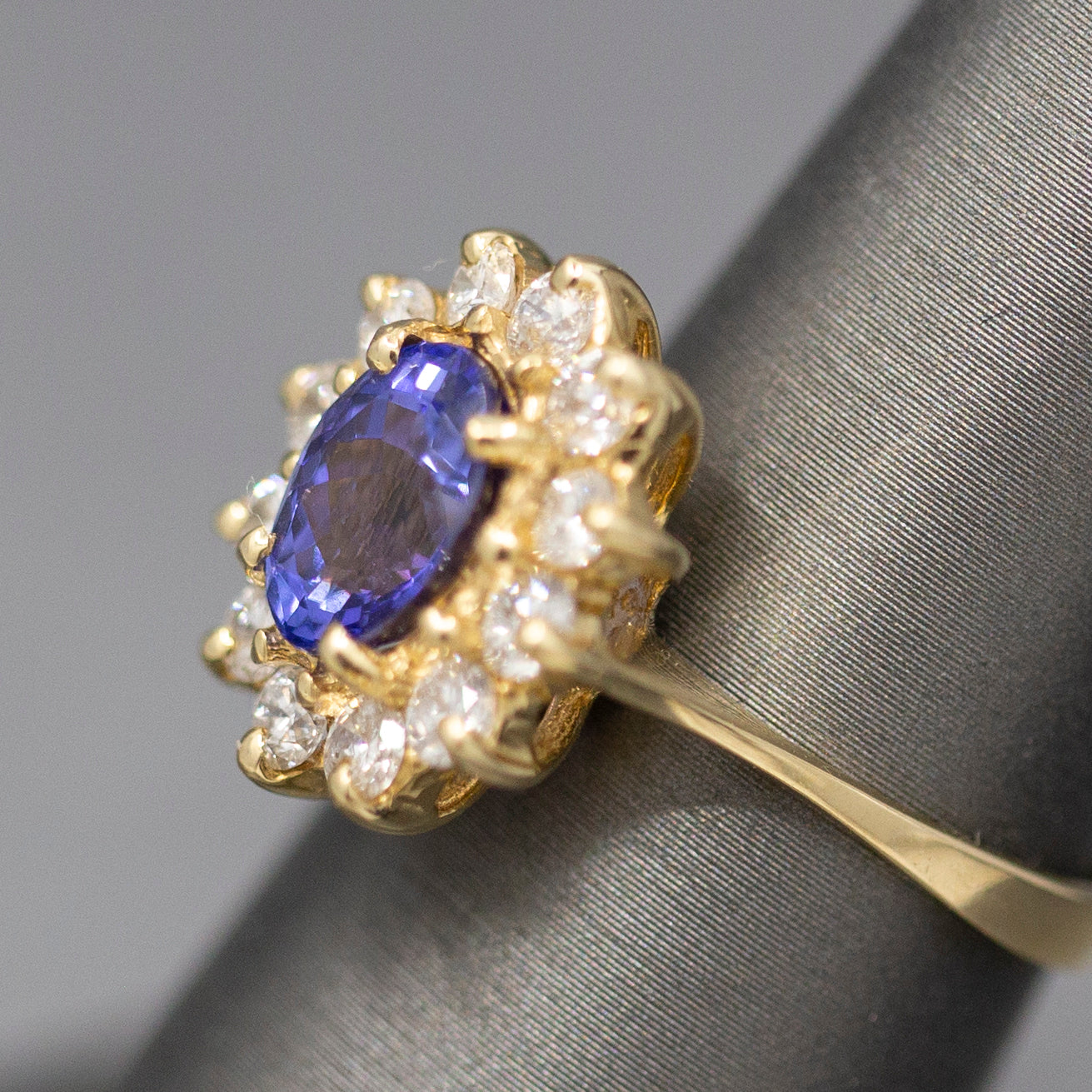 Stunning Tanzanite and Diamond Ring in 14k Yellow Gold