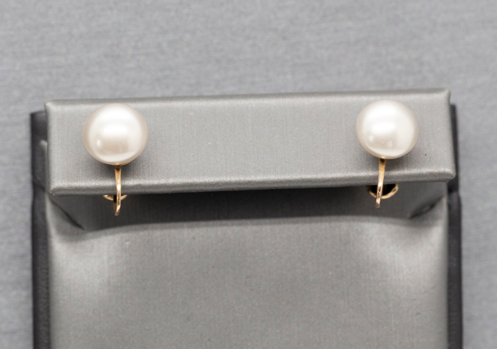 Vintage 10mm Button Pearl Screw Back Earrings 10k Yellow Gold