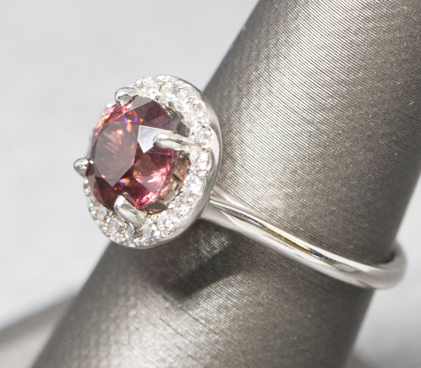 Glamorous 3.50ctw Rose Pink Red Zircon and Diamond Halo Ring Size 6.5