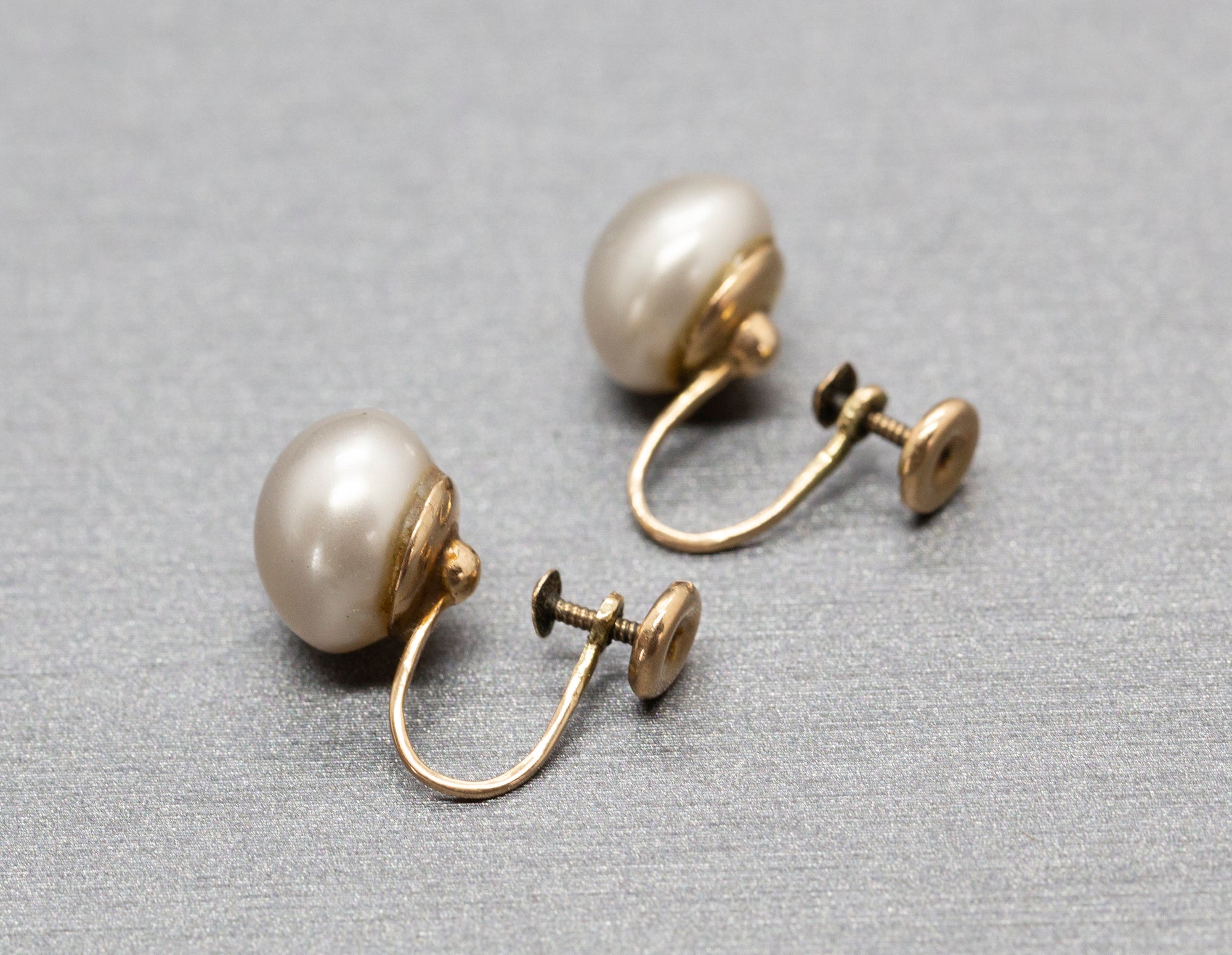 Vintage 10mm Button Pearl Screw Back Earrings 10k Yellow Gold