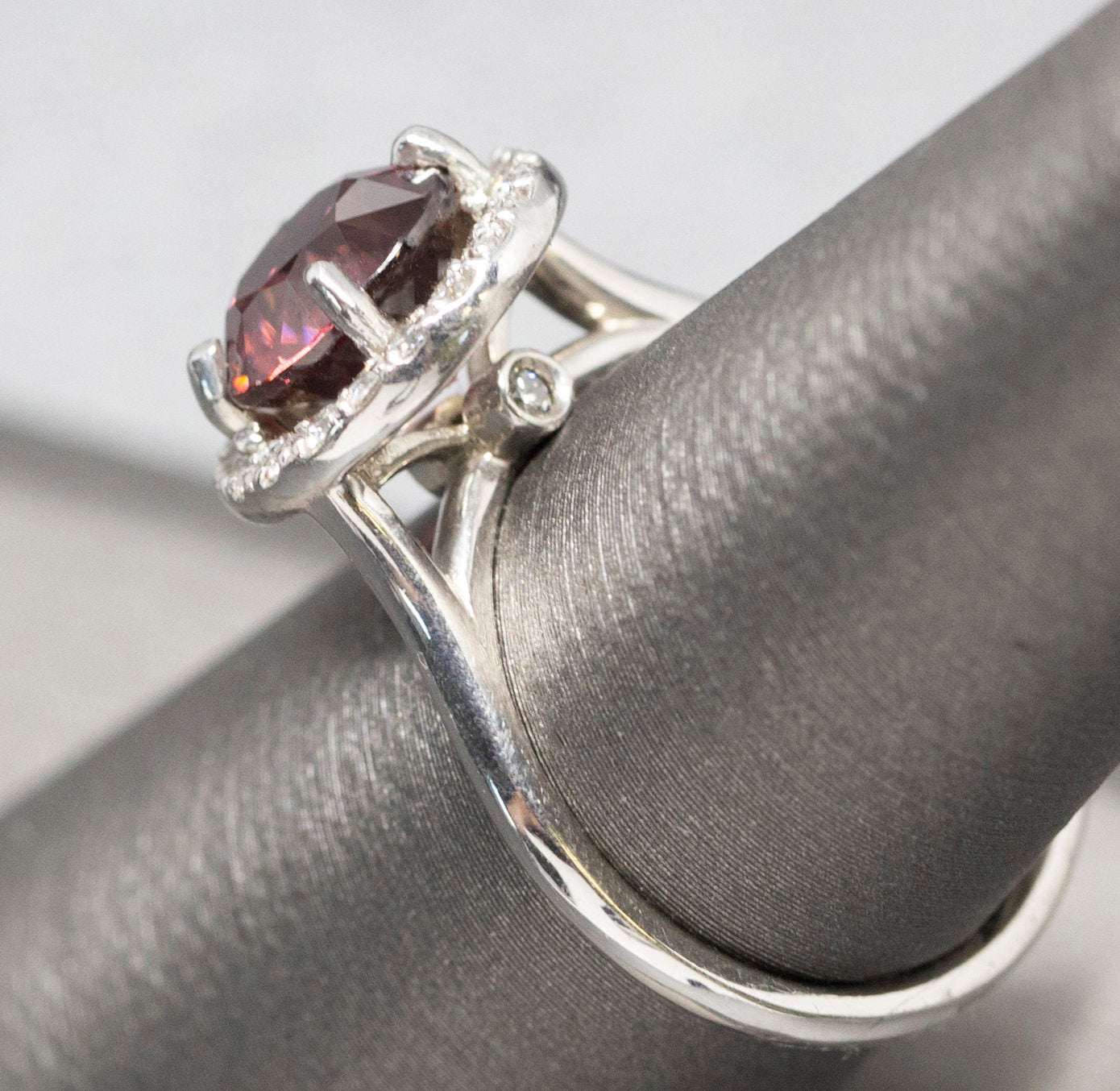 Glamorous 3.50ctw Rose Pink Red Zircon and Diamond Halo Ring Size 6.5